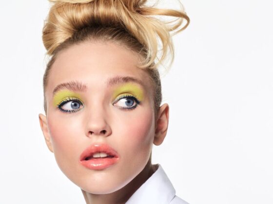 Make-up primavera estate: l’ombretto giallo bold | Colorami Magazine