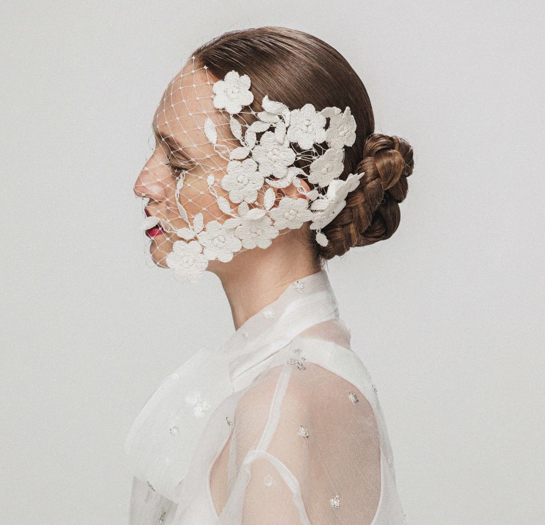 le acconciature sposa romantiche della primavera 2025