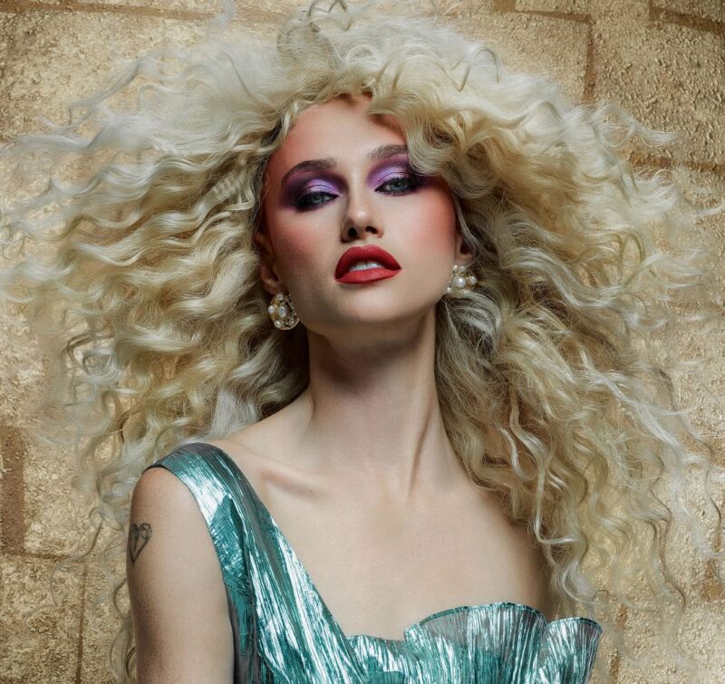 I 10 migliori prodotti per capelli ricci definiti 2025 | Colorami Magazine
