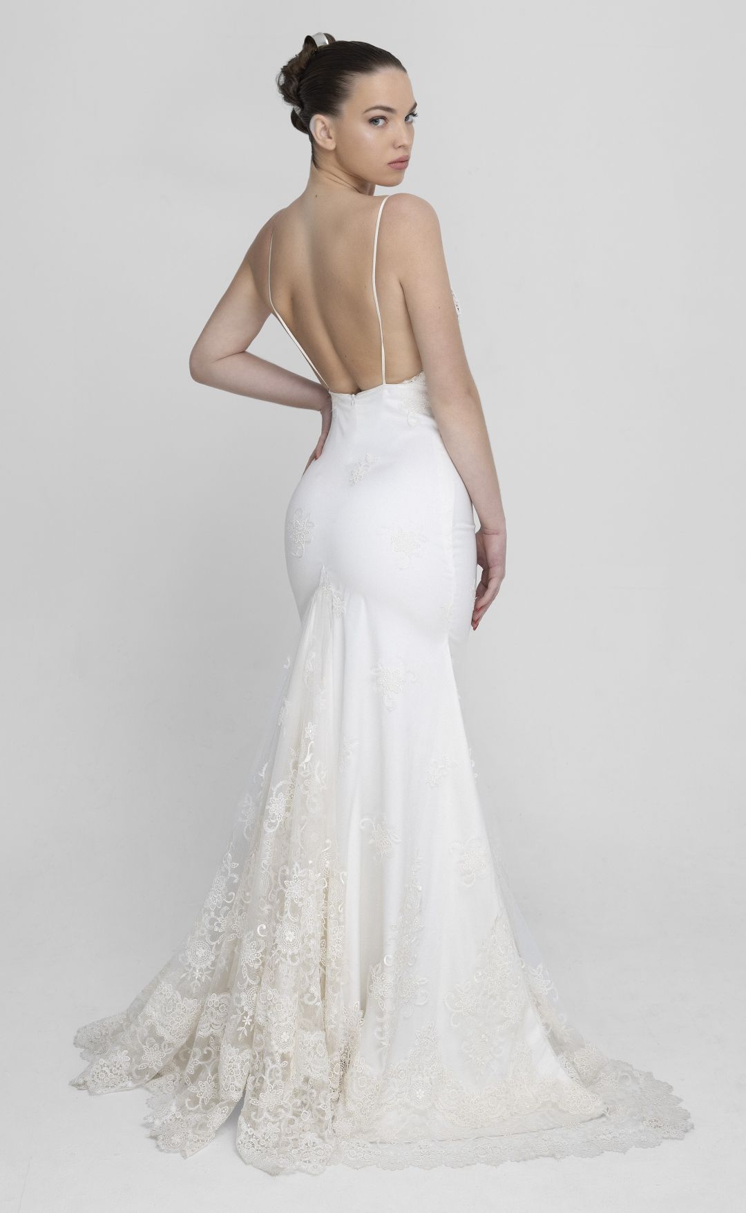 acconciature per la sposa classica estate 2025