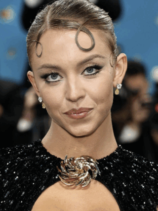 Met Gala 2025, Sydney Sweeney con chignon francese | Colorami Magazine