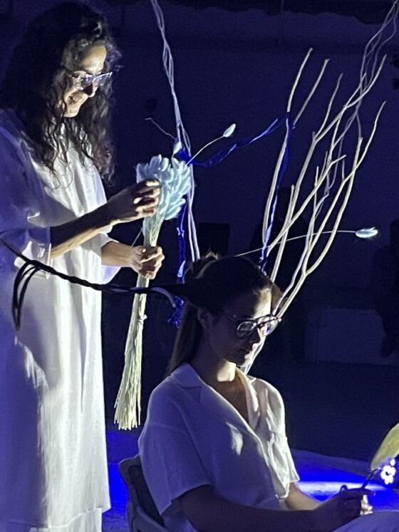 Love is in the Hair, la mostra che parla d'amore attraverso i capelli | Colorami Magazine