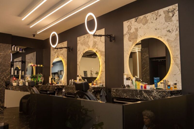 Dal barbiere, apre a Napoli Francesco Viro Hair Studio | Colorami Magazine