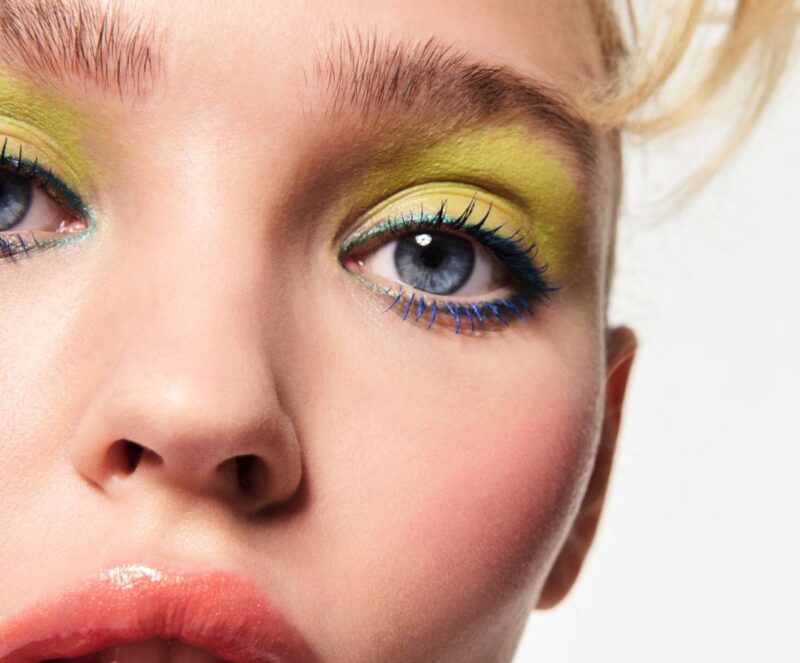 Mascara colorato, come scegliere la nuance | Colorami Magazine