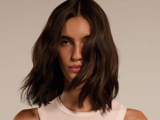Tendenze taglio, il lazy girl bob autunno 2025 | Colorami Magazine