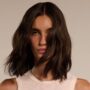 Tendenze taglio, il lazy girl bob autunno 2025 | Colorami Magazine