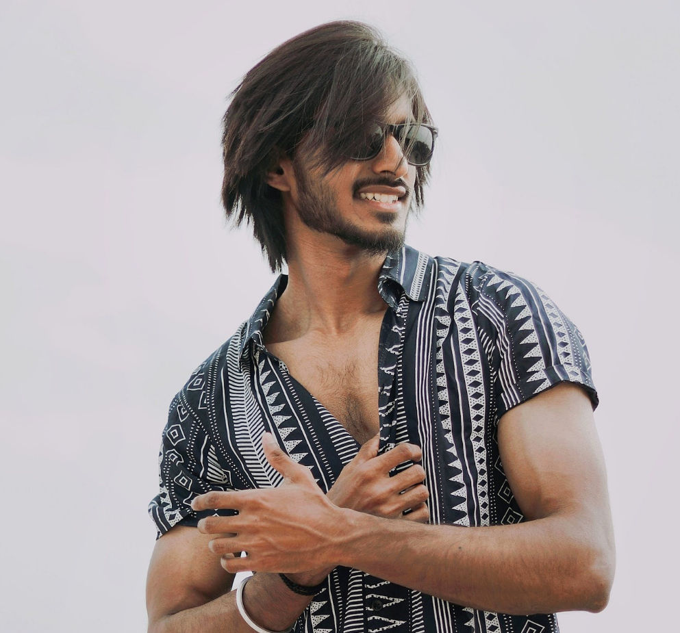 capelli lunghi uomo