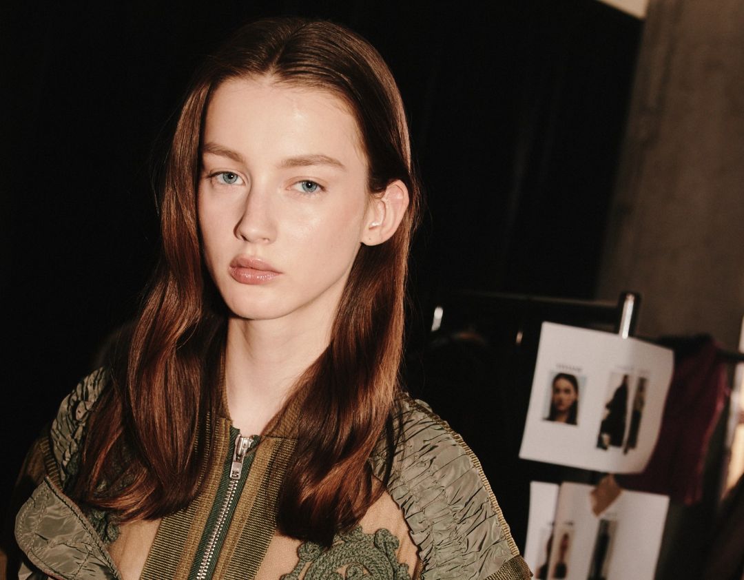 taglio lungo, capelli effetto glow