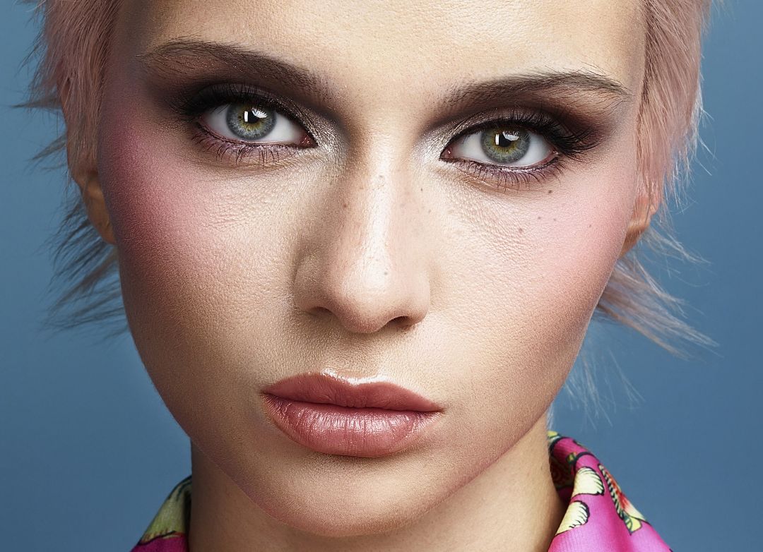 smoky eyes