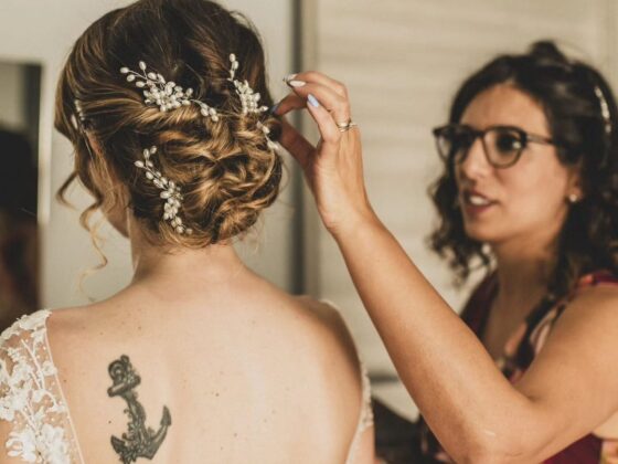 Acconciature per le feste, l’esperta spiega come preparare i capelli | Colorami Magazine