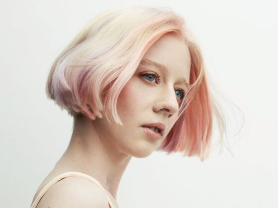 Tendenze capelli 2026, il tie dye blonde | Colorami Magazine