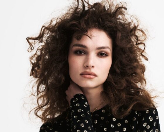 Capelli castani, tutte le sfumature di tendenza nel 2026 | Colorami Magazine