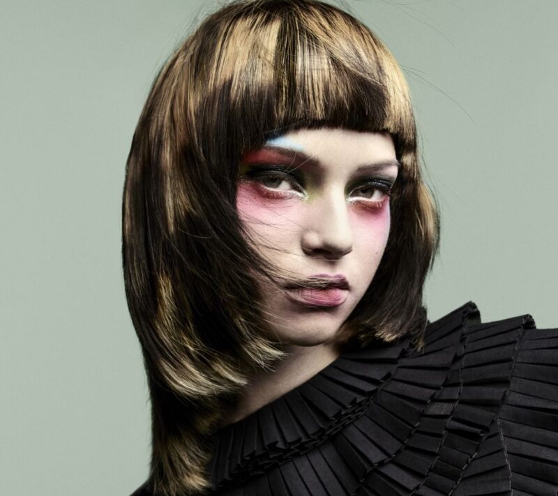 Tagli geometrici e strutturati, i look d’autore del 2026 | Colorami Magazine