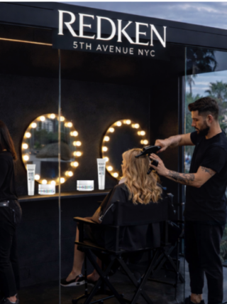 Sanremo, la glassbox Redken dove fare la piega | Colorami Magazine