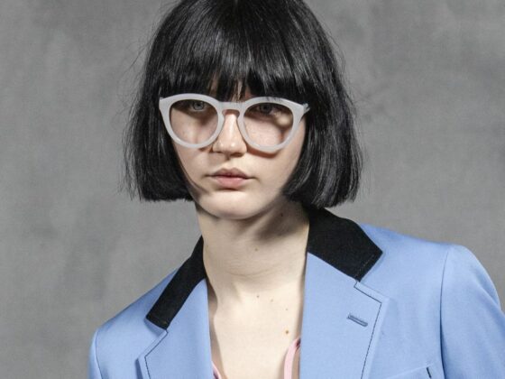 Jet set look, le tendenze capelli sfilate autunno inverno 2026/27 | Colorami Magazine