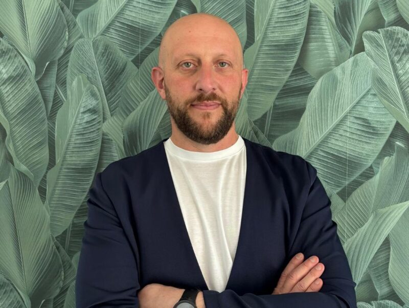 Claudio Lapenna guida la formazione colore dott.solari cosmetics | Colorami Magazine