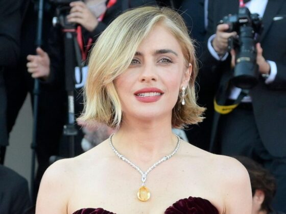 Greta Scarano a Venezia 83: tanti modi di portare il bob | Colorami Magazine